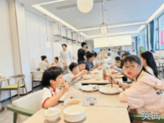 用餐1